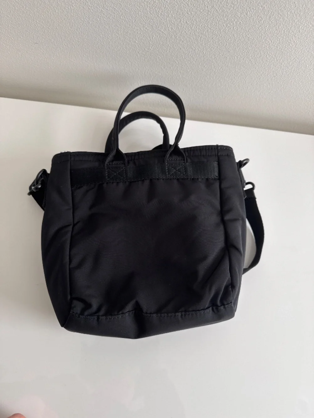 Uniqlo 2 way utility mini bag black - Picture 2 of 3